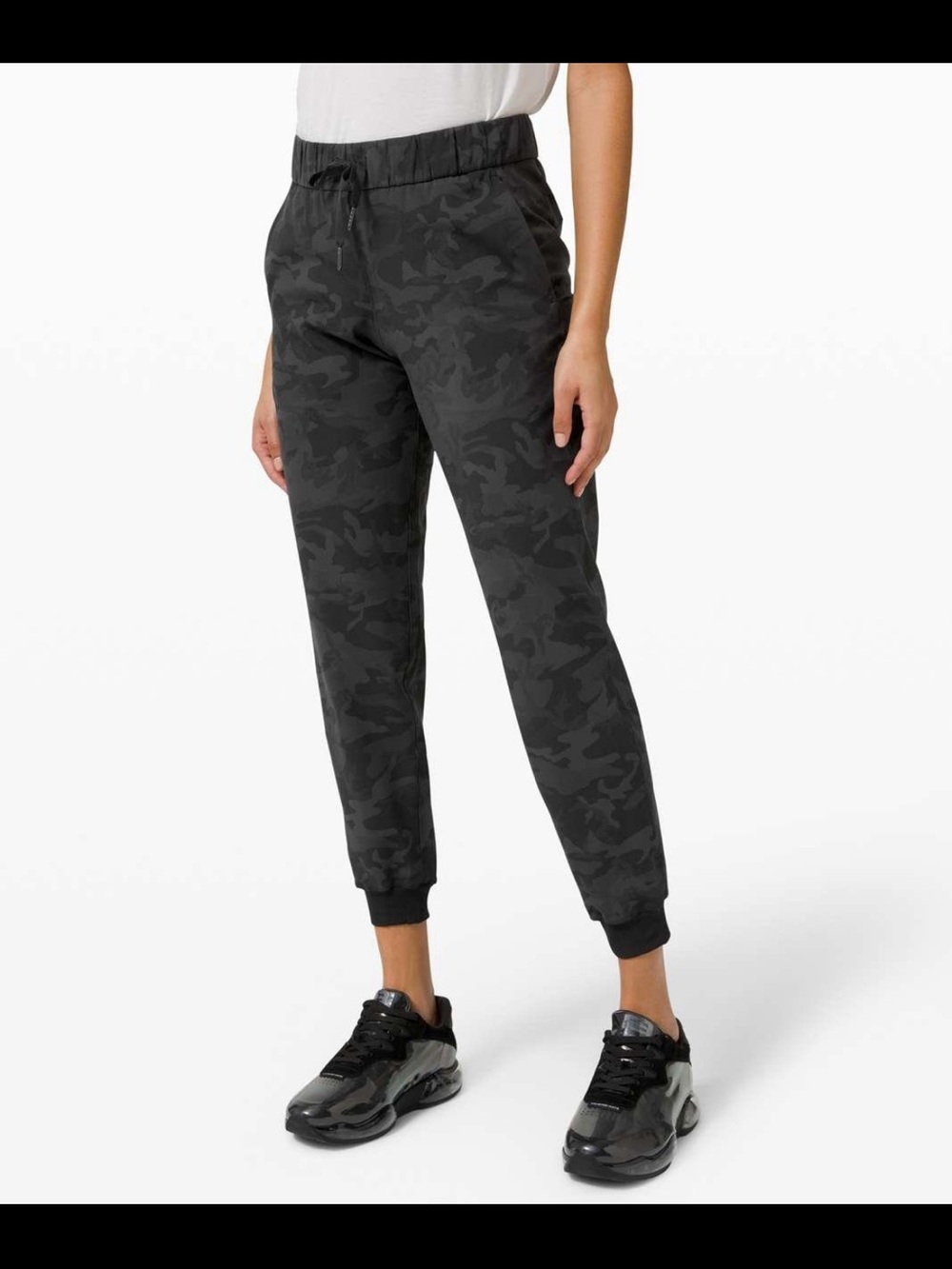 Women's Lululemon On the Fly Jogger 28 Inch Luxtreme Black Camo 4